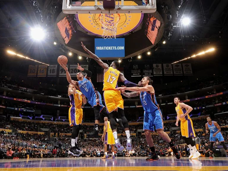 Oklahoma City Thunder v Los Angeles Lakers - Jan 8, 2016