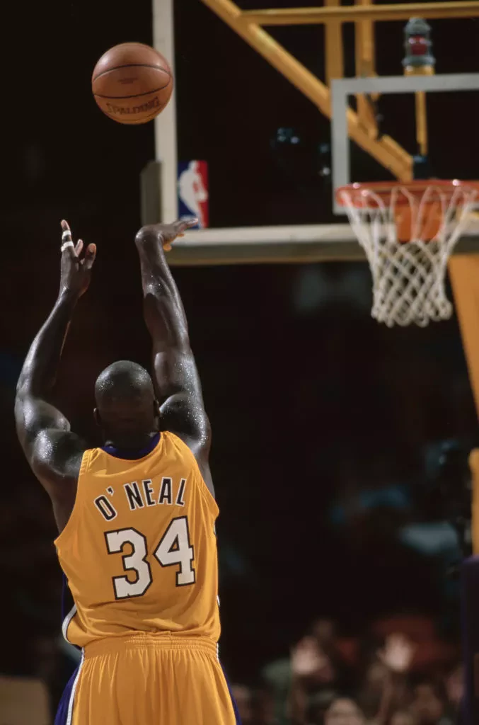 Shaquille O'Neal free throw on warriors match - Great Western Forum arena 1999